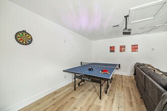 5631 Cerritos Dr in Houston, TX - Building Photo - Building Photo