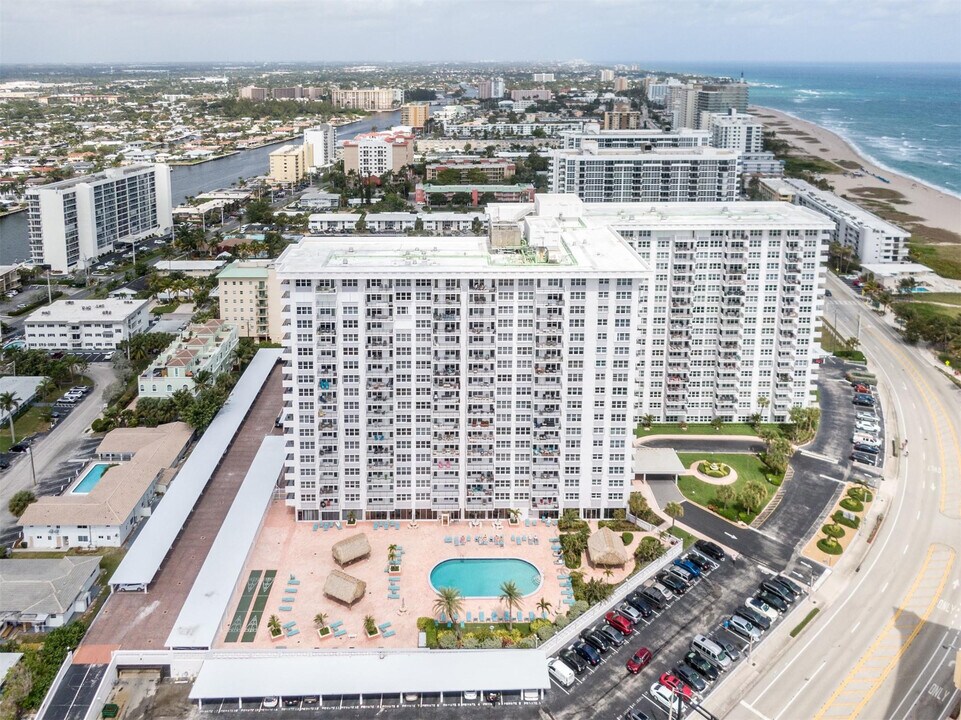 405 N Ocean Blvd in Pompano Beach, FL - Building Photo
