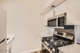 1645 E Thomas Rd, Unit 2 in Phoenix, AZ - Building Photo - Building Photo