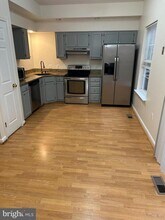 11130 Hollowbrook Rd in Owings Mills, MD - Foto de edificio - Building Photo