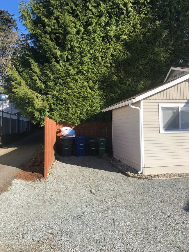16602 6th Ave SW in Burien, WA - Building Photo - Building Photo