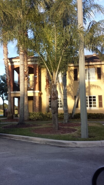 1005 NE 34th Ave in Homestead, FL - Building Photo