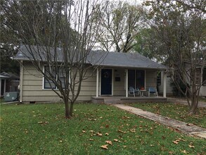 1517 Piedmont Ave in Austin, TX - Foto de edificio - Building Photo