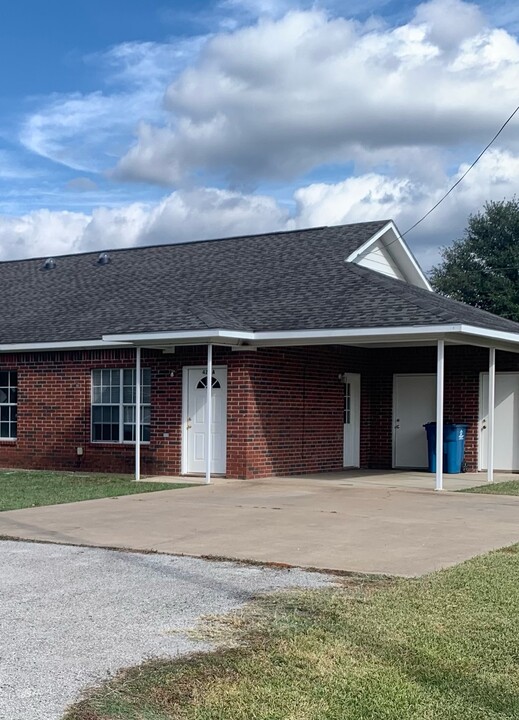 420 Chestnut St in Van, TX - Building Photo