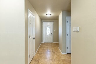 811 11th St in Wolfforth, TX - Building Photo - Building Photo