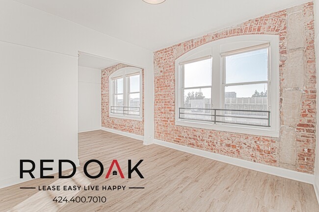 102 N Glendale Ave in Glendale, CA - Foto de edificio - Building Photo