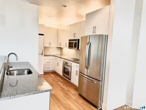 60 Willow St in Stonington, CT - Foto de edificio - Building Photo