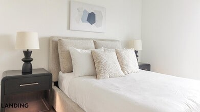 2623 Keene St, Unit 445 in Houston, TX - Building Photo - Building Photo