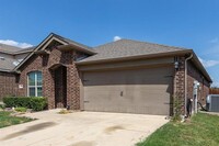 1080 Churchill Dr in Princeton, TX - Foto de edificio - Building Photo