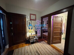 101 Heath St, Unit 1 in Somerville, MA - Foto de edificio - Building Photo