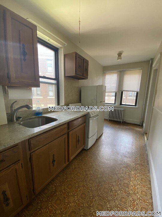63 Fellsway W in Medford, MA - Building Photo
