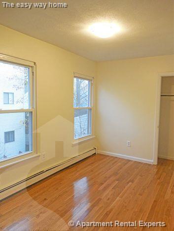 19 Pine St in Cambridge, MA - Building Photo - Building Photo