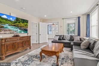344 Meeting House Ln in Narberth, PA - Building Photo - Building Photo