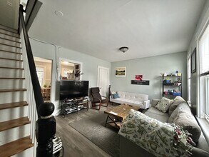 4 Swetts Ct in Watertown, MA - Building Photo - Building Photo