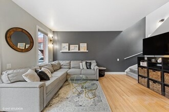 1214 S Federal St, Unit H in Chicago, IL - Foto de edificio - Building Photo