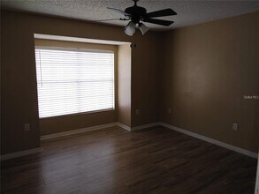 215 Lake Brook Cir, Unit 204 in Brandon, FL - Building Photo - Building Photo