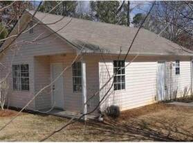 3425 Century Dr in Cumming, GA - Building Photo