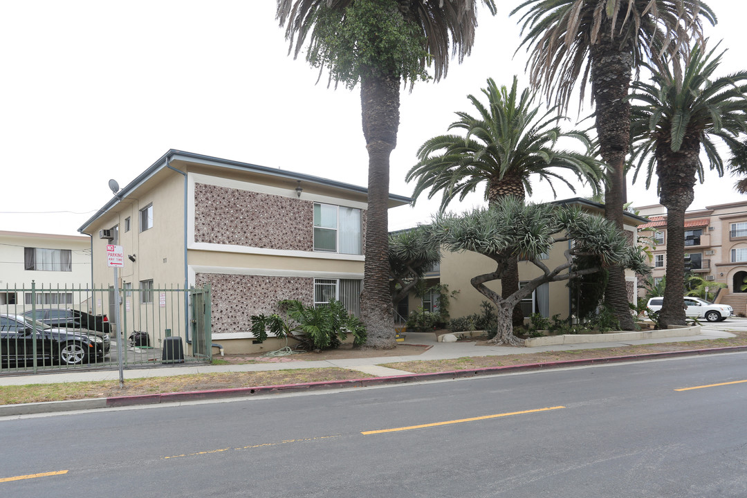 3240 Bagley Ave in Los Angeles, CA - Building Photo