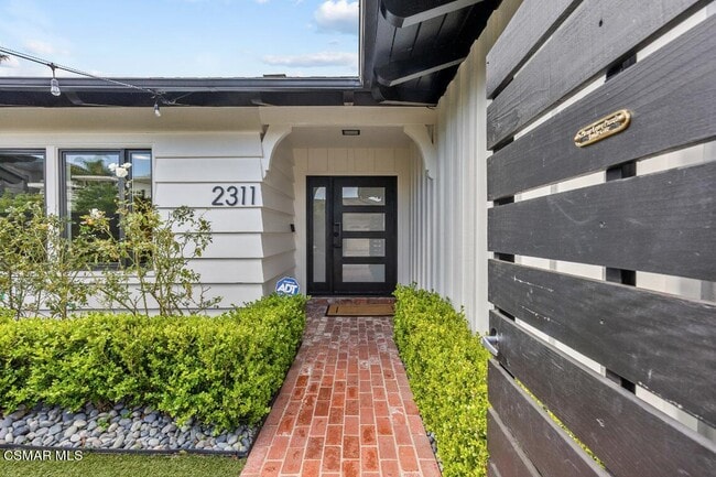 2311 Donella Cir in Los Angeles, CA - Building Photo - Building Photo