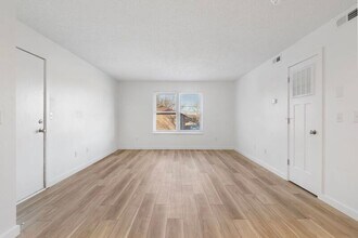 3160 W Greenwood St in Springfield, MO - Building Photo - Building Photo