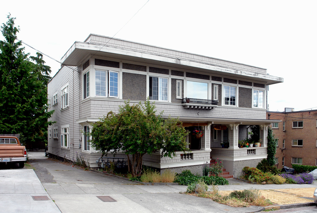 714 1st Ave N in Seattle, WA - Foto de edificio