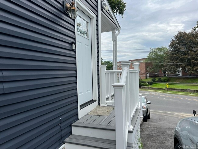 297 Nassau Rd in Huntington, NY - Building Photo - Building Photo