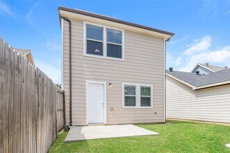 10633 Many Oaks Dr in Fort Worth, TX - Building Photo - Building Photo