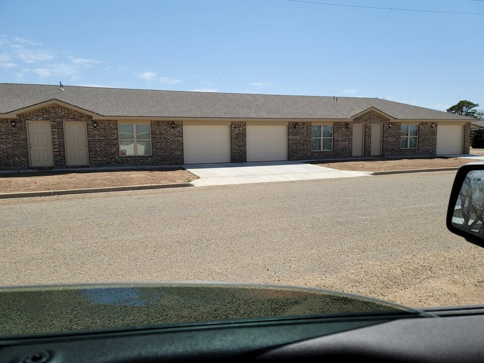 600 Ashland Ave in Friona, TX - Building Photo