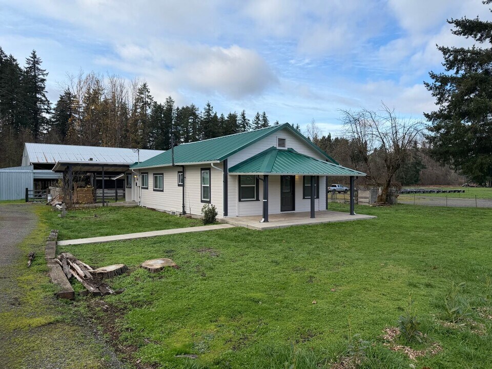 82018 Lost Creek Rd in Dexter, OR - Building Photo
