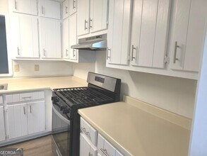 5779 N Castlegate Dr in Atlanta, GA - Building Photo - Building Photo