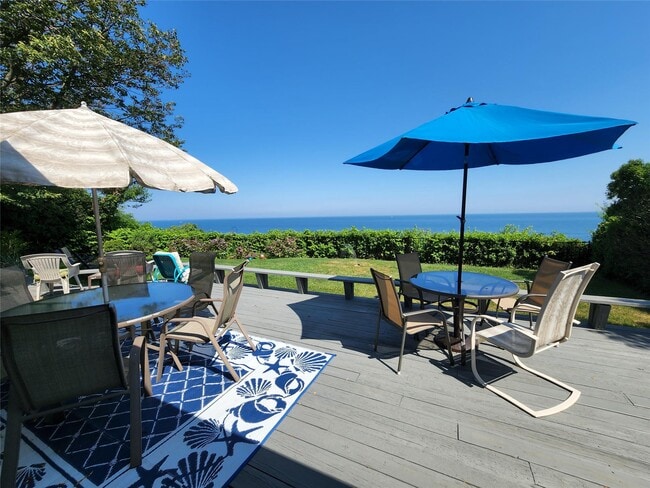 property at 7 Riverhead Rd