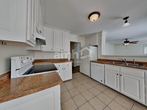 4905 Heritage Woods Ct in Greensboro, NC - Foto de edificio - Building Photo