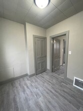 2512 W Orchard St in Milwaukee, WI - Building Photo - Building Photo