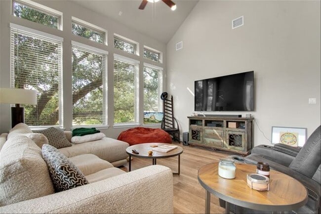 property at 421 Chinkapin Trail