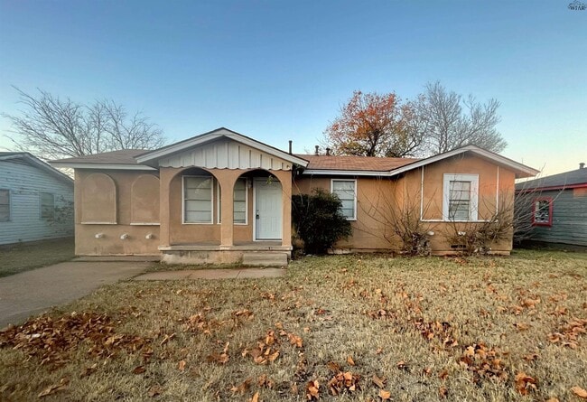 property at 1226 Bandera Blvd