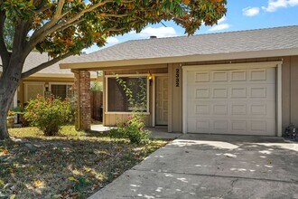 2332 Imran Dr in Sacramento, CA - Foto de edificio - Building Photo