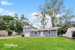 2 Valley Rd in St. Charles, MO - Building Photo