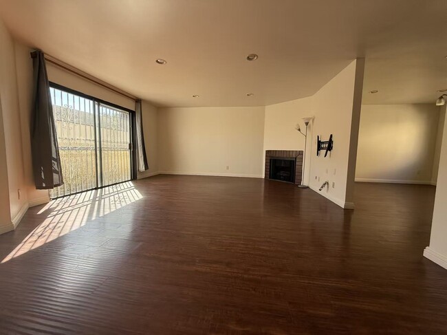 property at 5122 Rosemead Blvd