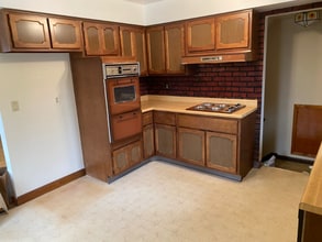 2921 Woodlawn Dr in Parma, OH - Building Photo - Building Photo