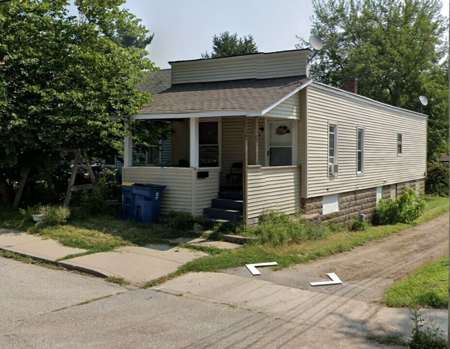 812 Sarah St in Mishawaka, IN - Building Photo