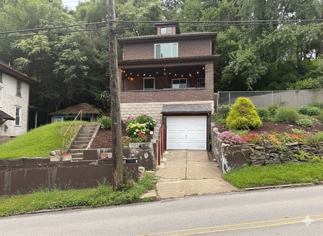 119 Grant Ave in Etna, PA - Building Photo - Building Photo