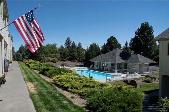 property at 1050 NE Butler Market Rd