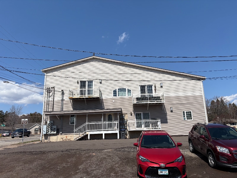 6002 E Superior St in Duluth, MN - Building Photo