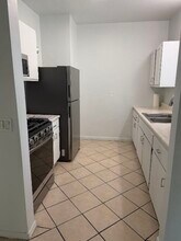 2452 W 18th in Los Angeles, CA - Building Photo - Building Photo