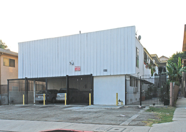 1911 S Shenandoah St in Los Angeles, CA - Building Photo - Building Photo