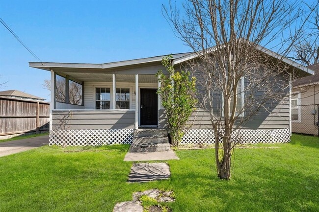 property at 214 N Hagerman St