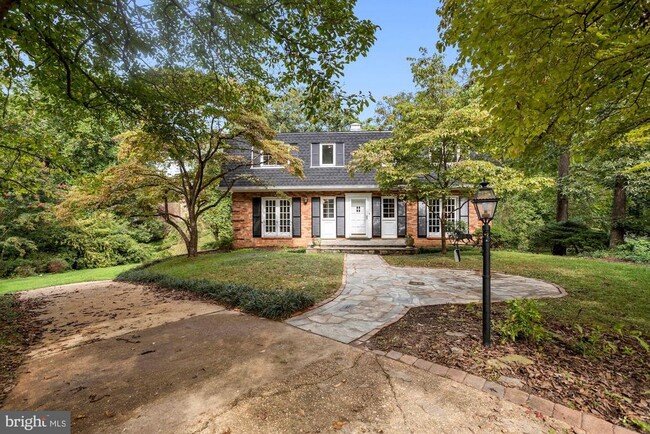 1011 Shipman Ln in McLean, VA - Building Photo - Building Photo