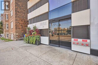 501 St Clair Ave W in Toronto, ON - Building Photo - Building Photo