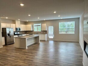 741 Pt Pl Dr in Loganville, GA - Building Photo - Building Photo