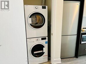 188 Fairview Mall Dr in Toronto, ON - Building Photo - Building Photo